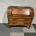 An online auction featuring furniture, silverware, a wide selection of posters, and various pottery items — image 11