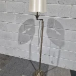 ONLINE AUCTION FURNITURE POTTERY COLLECTIBLES AND SOME SUPRISES — image 6