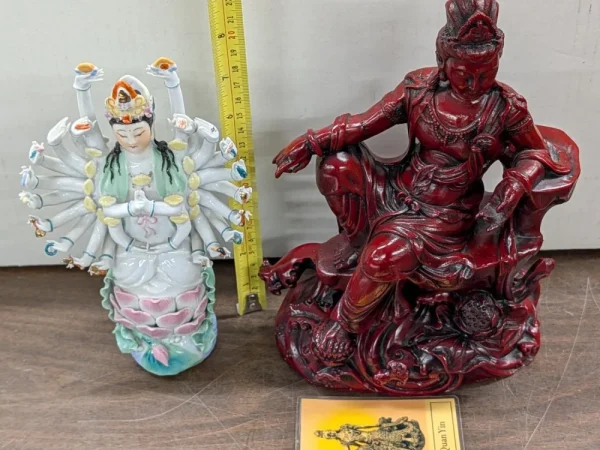 **Please Read Long Description** Mixed Sale of Antiques, Collectables, and Modern Items to include more Antique & Col…