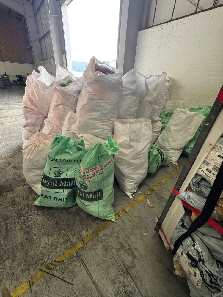 Genuine Mystery Mixed Warehouse Stock Pallet – Clothing & Returns – Amazon, Royal Mail, eBay