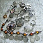 Gold & silver jewellery extravaganza with also Border Fine Arts , Beswick cattle and other Collectables — image 16
