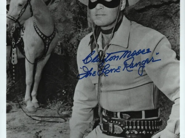 Autograph auction Football, Space, TV/Film, Military, Historic photos, covers and books.