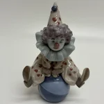 Saturday 11th April – Lladro & Royal Doulton & Worcester Figurine Sale — image 3