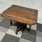 Online auction of antiques, furniture, and numerous costume jewellery lots. — image 6