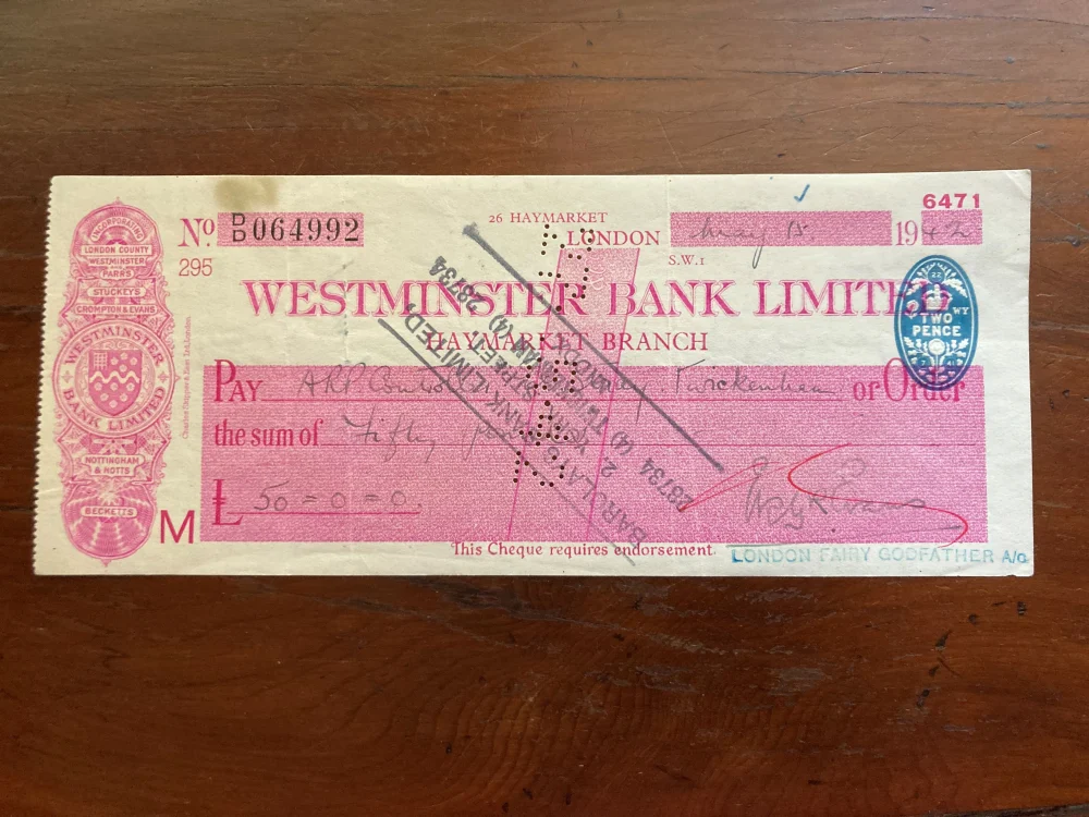 Autograph Auction Victoria Cross winners, RAF Bomber Aces, Navy, Battle of Britain, Military signed covers