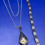 Live in Person and Online Vintage Antiques and Collectables Auction including Gold, Silver, Coins, Furniture… — image 17