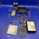 Live in Person and Online Vintage Antiques and Collectables Auction including Gold, Silver, Coins, Furniture… — image 13