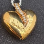 Discover a fantastic selection of Gold, Silver & Costume Jewellery available to bid on in our latest online auction. — image 4