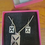 Antique collectables jewellery toys — image 7