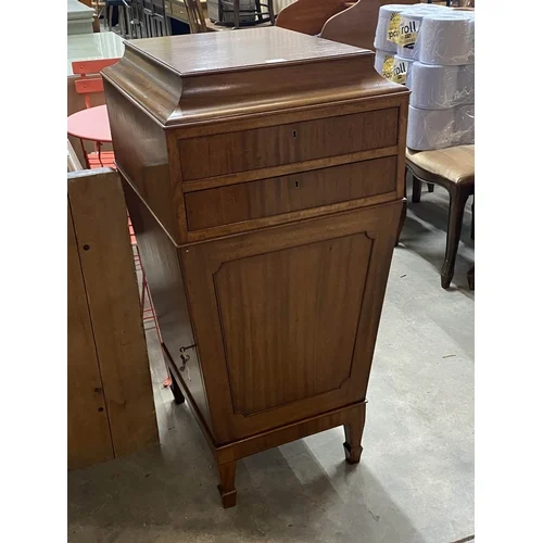 Antiques & Collectables
