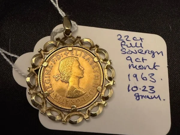 4 UK Auctions This Weekend: Gold, Goals & Automobilia