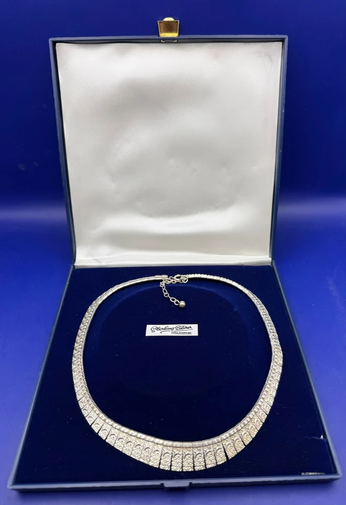 Live In-Person and Online Vintage Antiques and Collectables Auction including Gold, Silver, Coins, Furniture…