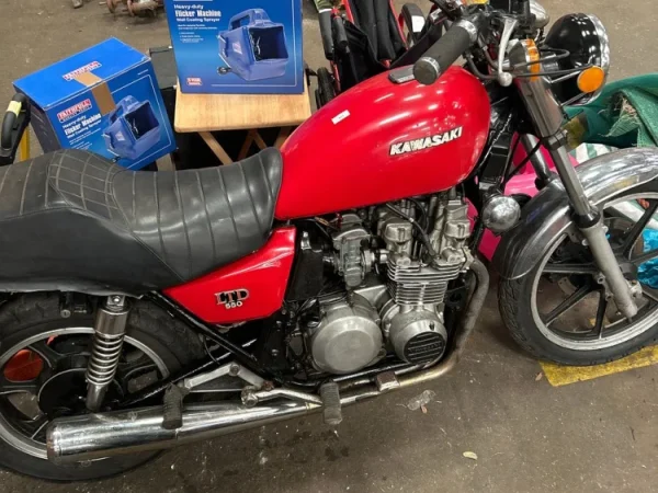 General auction of many house clearance items.