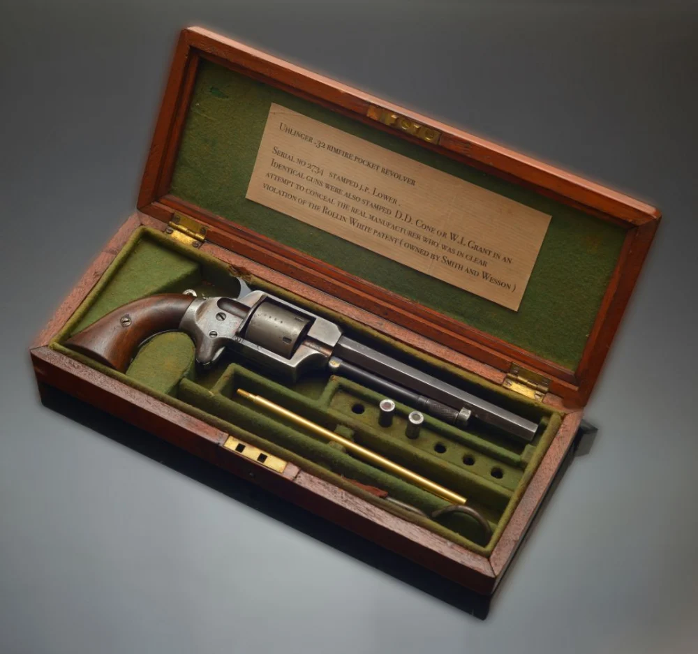 Guns & Weapons, Medals & Militaria, Ceramics & Glass