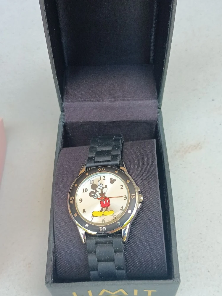main auction on at weekend this midweek auction all lots start £1 no reserve collection or delivery watches gold…