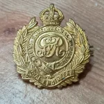 auction all lots start £1 no reserve collection or delivery jewellery miltary badges watches vintage books gold… — image 10