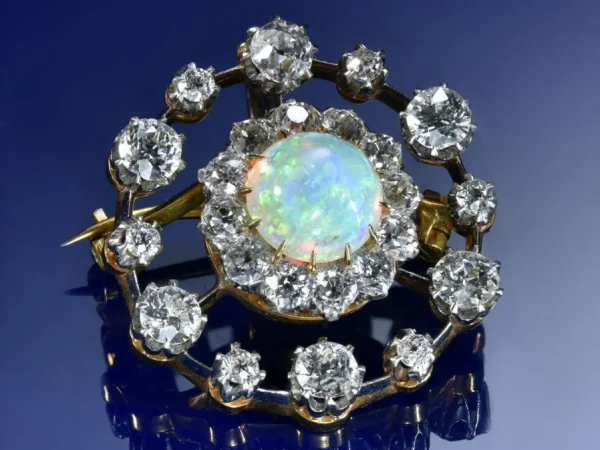PREVIEW Jewellery, Silver, Watches, Clocks, Coins, Bijouterie and Designer Goods including a private collection of Versace clothing