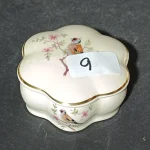 WEEKLY AUCTION OF COLLECTABLE, ANTIQUE AND VINTAGE ITEMS, ARTWORKS AND JEWELLERY . MUST SEE — image 10