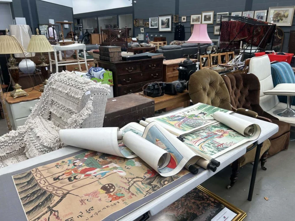 Saleroom 5 Weekly Furniture & Effects