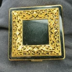main auction 400 plus lots all lots start £1 no reserve collection or delivery jewellery miltary badges watches vintage… — image 17