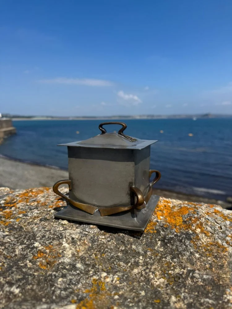 The Cornwall Antiques Sale including Silver, Jewellery and Watches with Collectors.