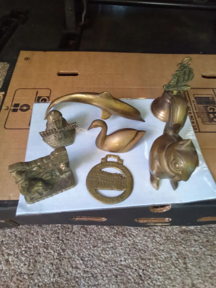 Vintage collectables toys, jewellery, coins, stamps, silver, lots added Daily, large Auction Armagh £2 start on most…