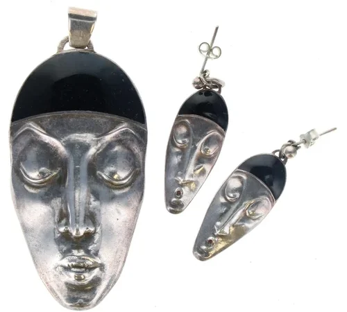 Vintage Jewellery