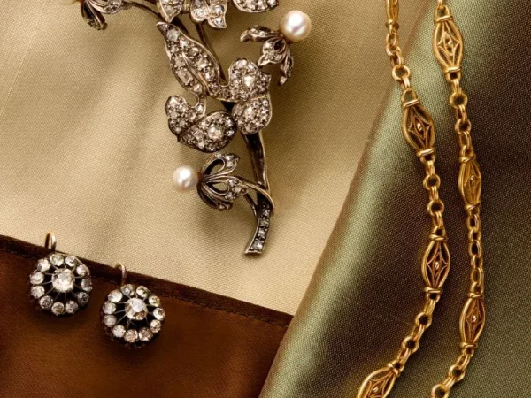 Weekly: Antique Jewelry