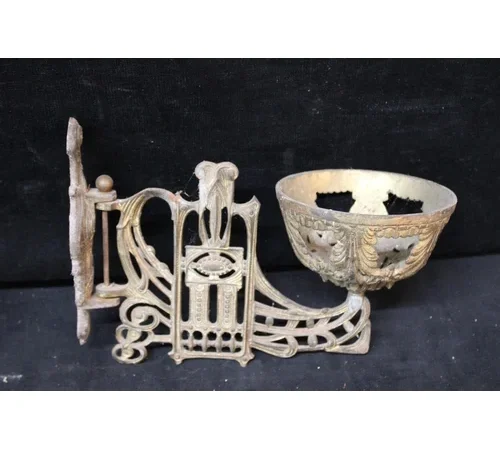 1st Period Belleek, Taxidermy Peregrine Falcons, Irish Republican Posters, Books of Irish Interest, Georgian Washstand, Irish Bog Oak, Silver Items
