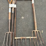 General Auction of Many House-Clearance Items inc. Doulton, Jual Curve, White Goods, Victorian Furniture, Instruments… — image 3