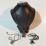 WEEKLY AUCTION OF COLLECTABLE, ANTIQUE AND VINTAGE ITEMS, ARTWORKS AND JEWELLERY . MUST SEE — image 3