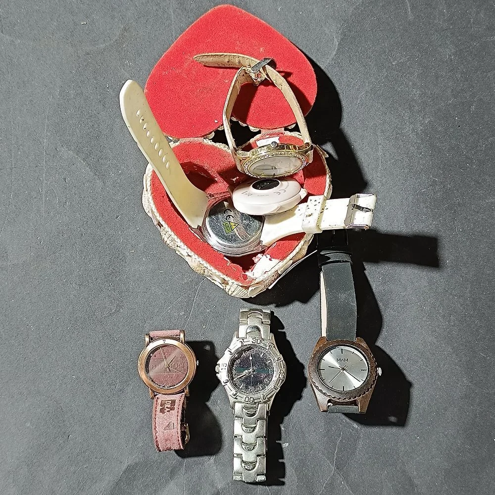 AUCTION OF COLLECTABLE, ANTIQUE AND VINTAGE ITEMS, ARTWORKS AND JEWELLERY