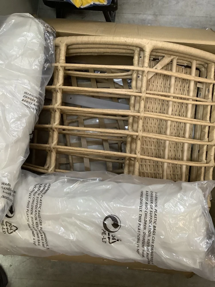 End of Month Clearance Auction – No Buyers Fees! Lots of £1 & £2 Starts! Postage & Packing Available!