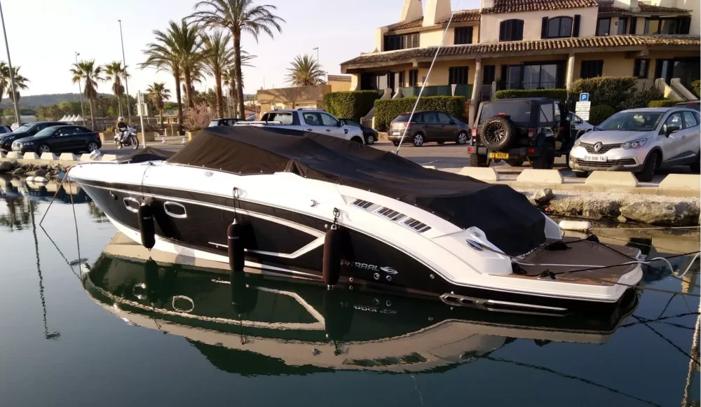 2nd Oct – EXCLUSIVE AUCTION: Chaparral 327 SSX Sports Boat, Jetlev-Flyer Jetpack, Seabobs, Fendi Tigo Forage Wagon, Artwork, Giant Lego Statues