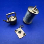Live In-Person and Online Vintage Antiques and Collectables Auction including Gold, Silver, Coins, Furniture… — image 10