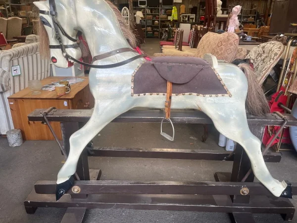 General Auction of Many House-Clearance Items inc. Doulton, Jual Curve, White Goods, Victorian Furniture, Instruments…
