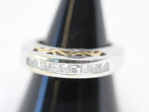 LIVE General Auction – Jewellery, Watches, Glass, Ceramics & collectables