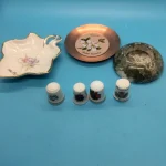 GENERAL AND COLLECTIBLE SALE LOTS STARTING FROM £1 INCLUDING JEWELLERY, CERAMICS, BRASS, BOOKS, NEW ITEMS — image 4