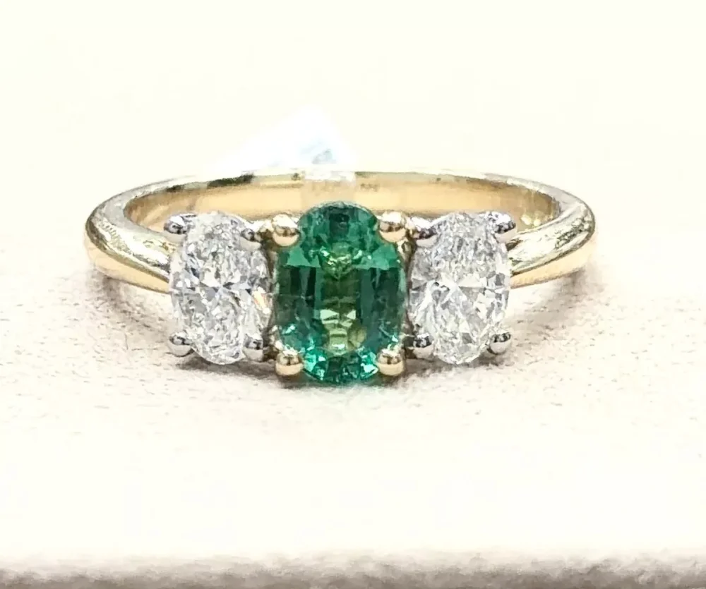 ** Over 600+ Lots of Luxury ** Emerald Cut Natural Diamond Ring 10.78 Carat GIA – 22 carat D SI Natural Diamond Necklace – Rolex Watches **