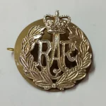main auction 400 plus lots all lots start £1 no reserve collection or delivery Star wars jewellery military badges… — image 6