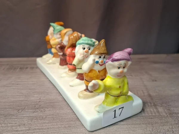 Shop clearance, new and antique items. Low start price.