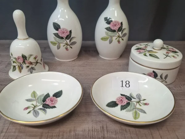 Timed Auction Of 20th Century Ceramics including Wedgwood, Royal Doulton, Aynsley, Coalport, Royal Albert and more