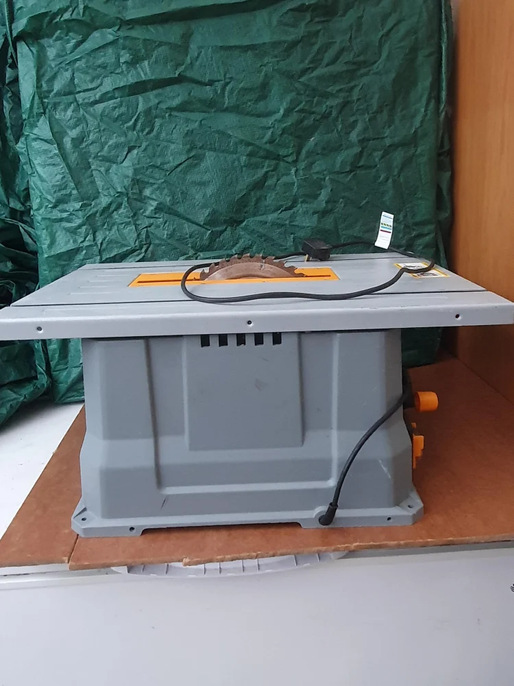 Absolute Clearance Auction of House & Property Clearance Goods. £2 Starts – 10% Buyers Fee’s