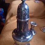 main auction 400 plus lots all lots start £1 no reserve collection or delivery Star wars jewellery miltary badges… — image 17