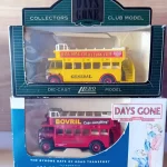Decorative metal signs, model cars, buses, hot wheels various other items. More lots to be added. !!!!No reserve!!!! — image 17