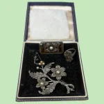 0% commission auction comprising a selection of jewellery, including 9ct, 10ct, 14ct and 18ct gold, diamonds and silver… — image 13