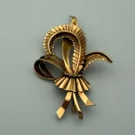 Live In-Person and Online Vintage Antiques and Collectables Auction including Gold, Silver, Coins, Furniture… — image 22