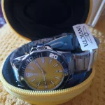 main auction 400 plus lots all lots start £1 no reserve collection or delivery Star wars jewellery military badges… — image 2