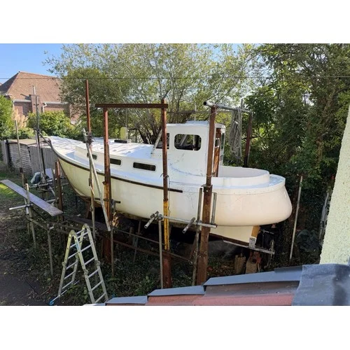 IP 23ft Motor Cruiser Boat Auction: Fawley (SO45)