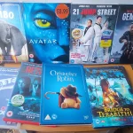 main auction 400 plus lots all lots start £1 no reserve collection or delivery Star wars jewellery military badges… — image 19